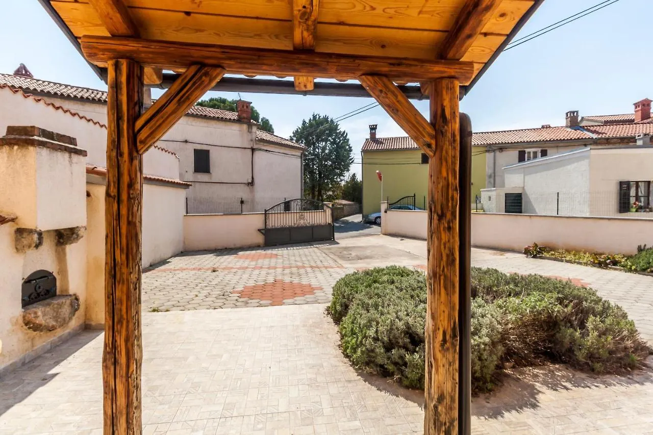 House Krizanic In Marcana, Istria, With 2 Apartments, Total 9 Guests 0*,  크로아티아
