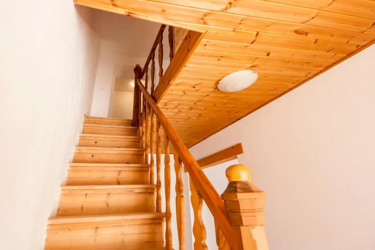 House Krizanic In Marcana, Istria, With 2 Apartments, Total 9 Guests