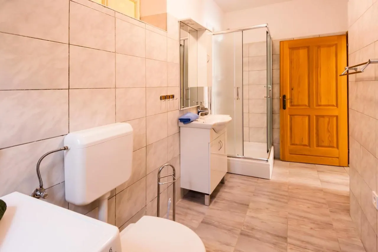 House Krizanic In Marcana, Istria, With 2 Apartments, Total 9 Guests 0*,  Kroatien