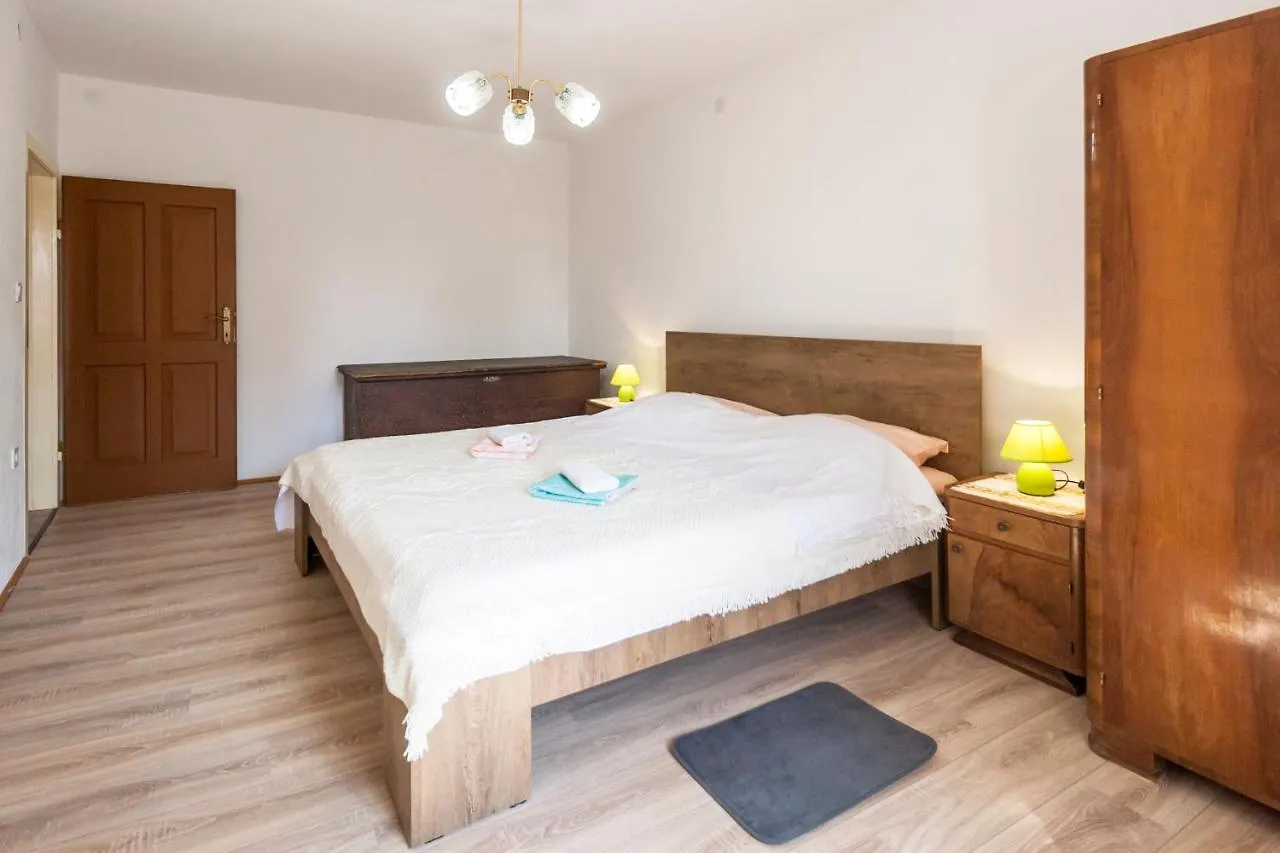 Gasthof House Krizanic In Marcana, Istria, With 2 Apartments, Total 9 Guests