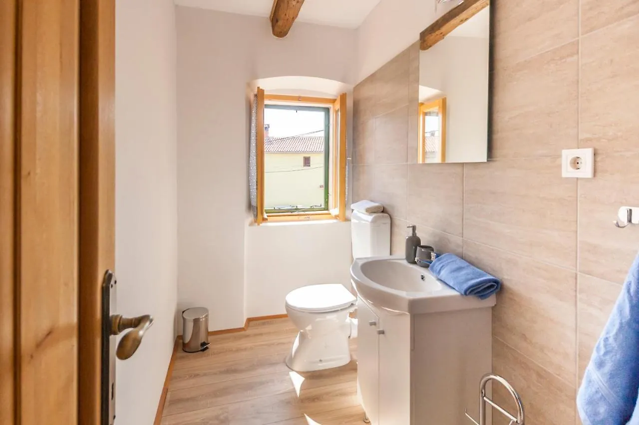 House Krizanic In Marcana, Istria, With 2 Apartments, Total 9 Guests 크로아티아