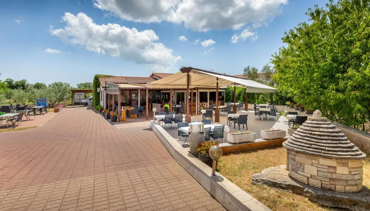House Krizanic In Marcana, Istria, With 2 Apartments, Total 9 Guests Gasthof